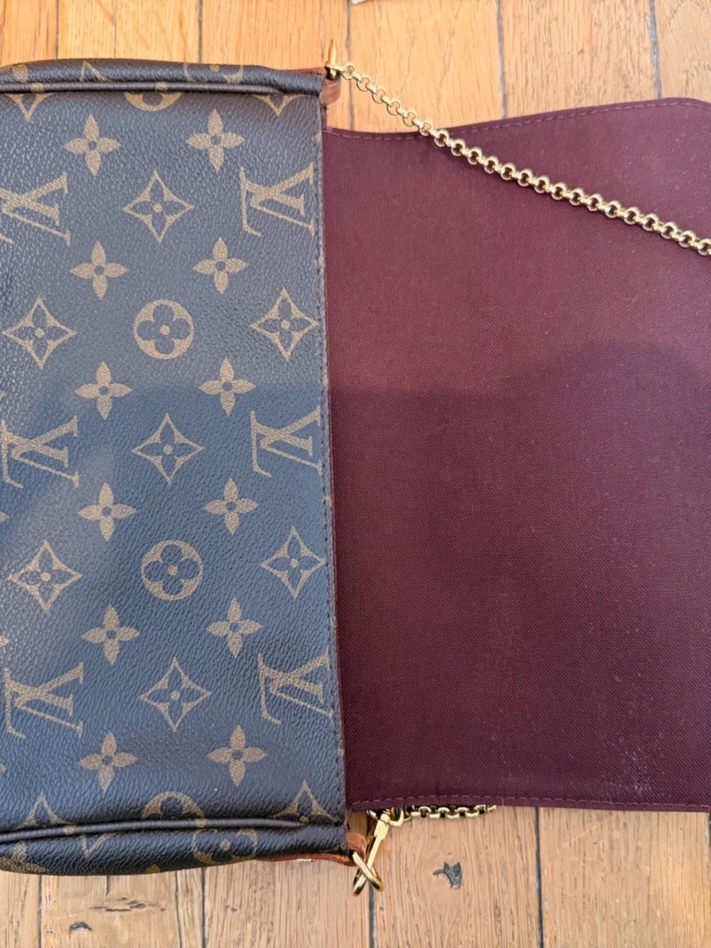 AUTHENTIC Louis Vuitton Favorite Monogram Canvas Crossbody - Picture 8 of 16